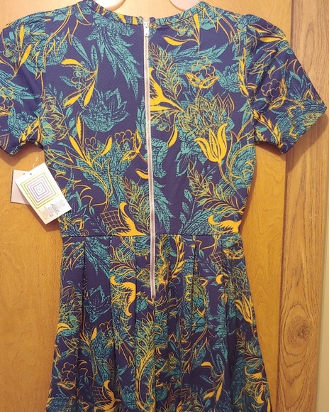 LuLaRoe Amelia - Picture 3 of 4